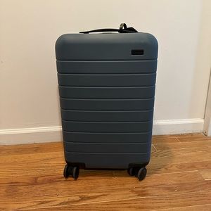 Away Carryon Coast Blue with USB charger
